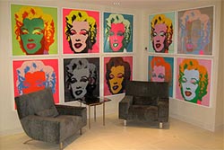  Office waiting room 